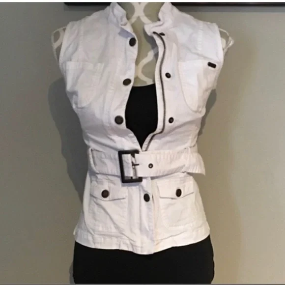 4 blouses!! - Picture 4 of 8